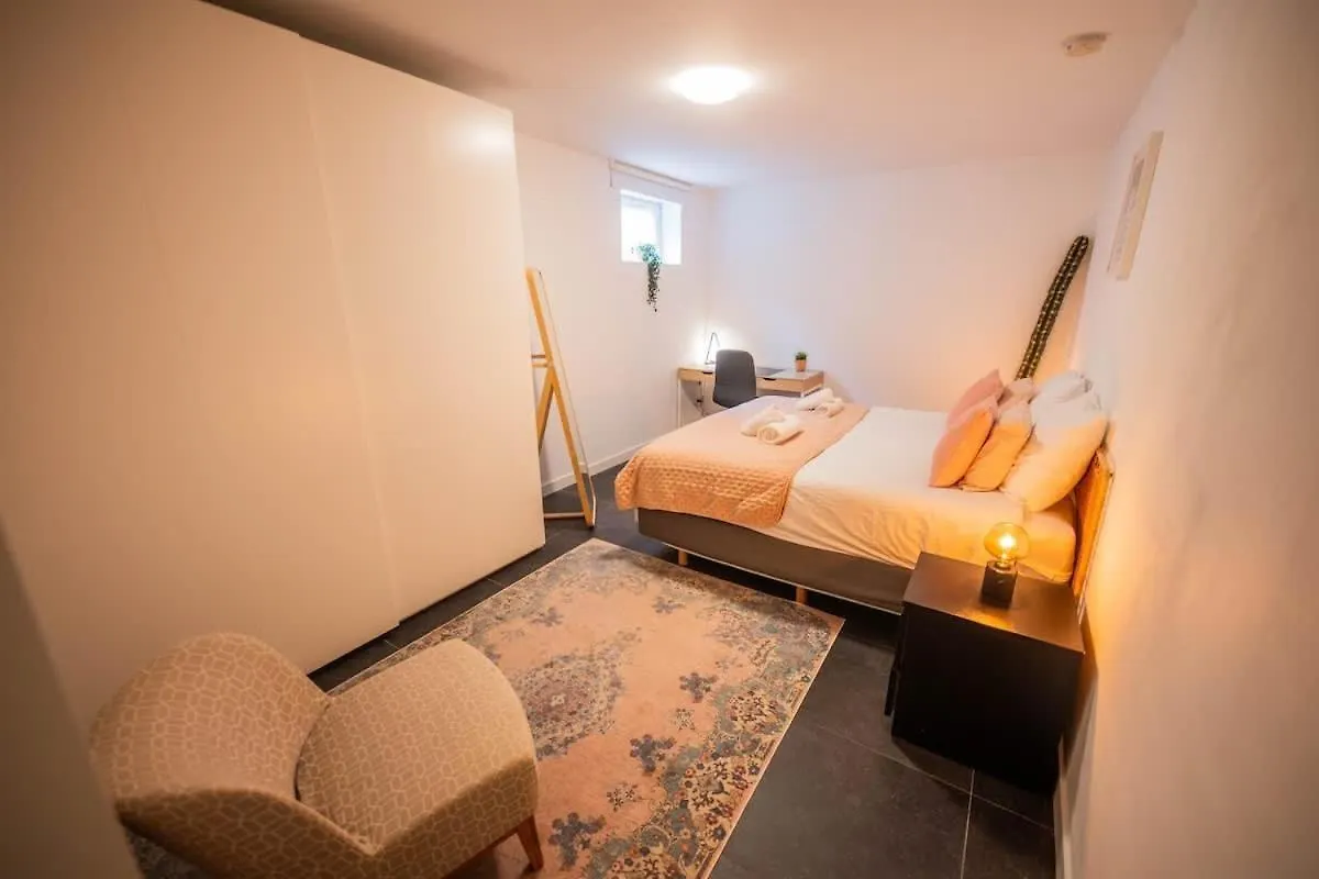 Upscale 90M2 Two Bedroom Apartment - Ks8B Eindhoven 0*,  Pays-Bas