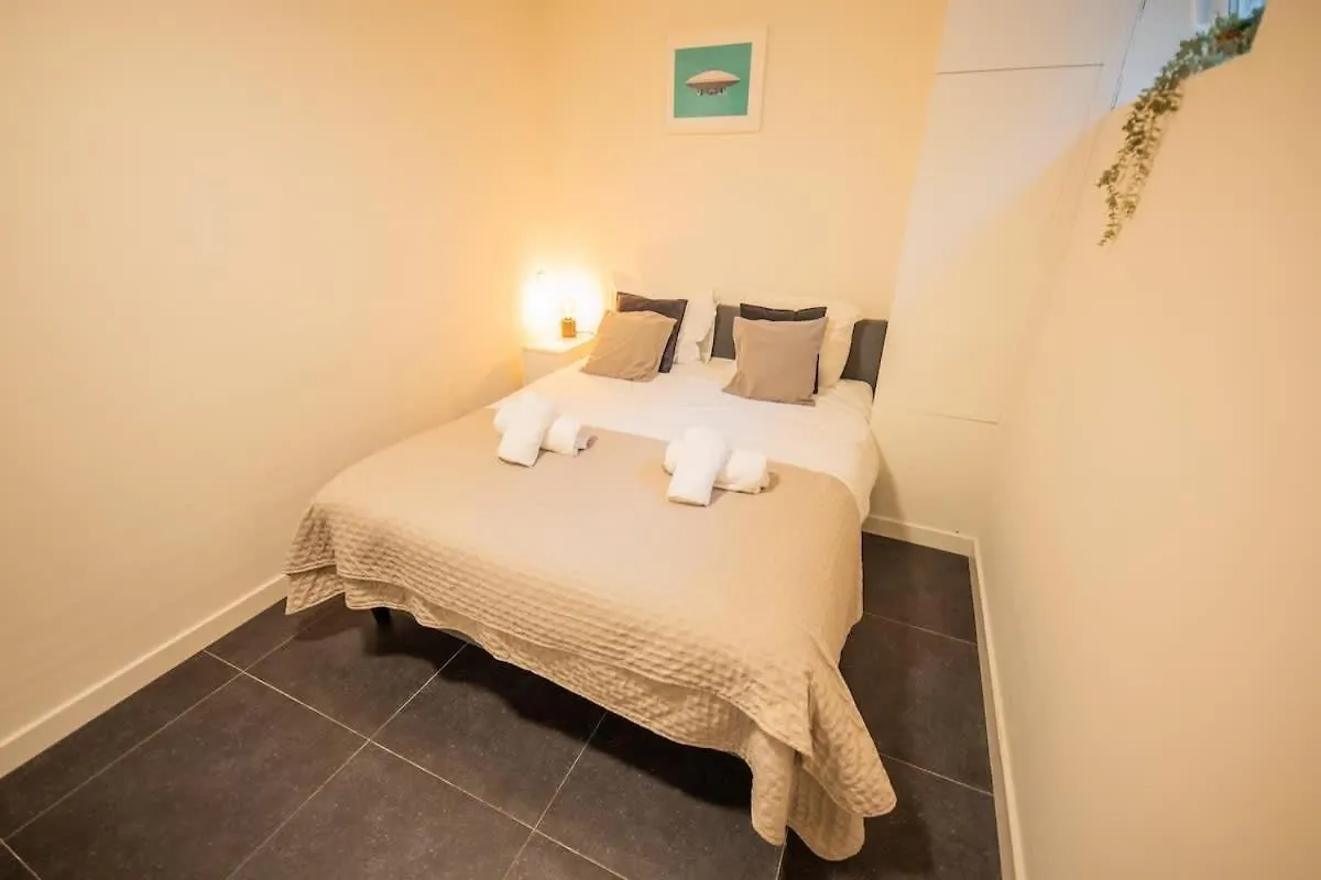 Upscale 90M2 Two Bedroom Apartment - Ks8B Eindhoven 0*,  Pays-Bas